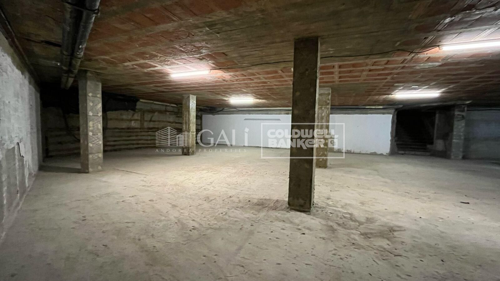 Propiedad comercial en Principado De Andorra (Ninguna Poblacion Tiene C.P.), Lérida, España 355 m2 No. 160496