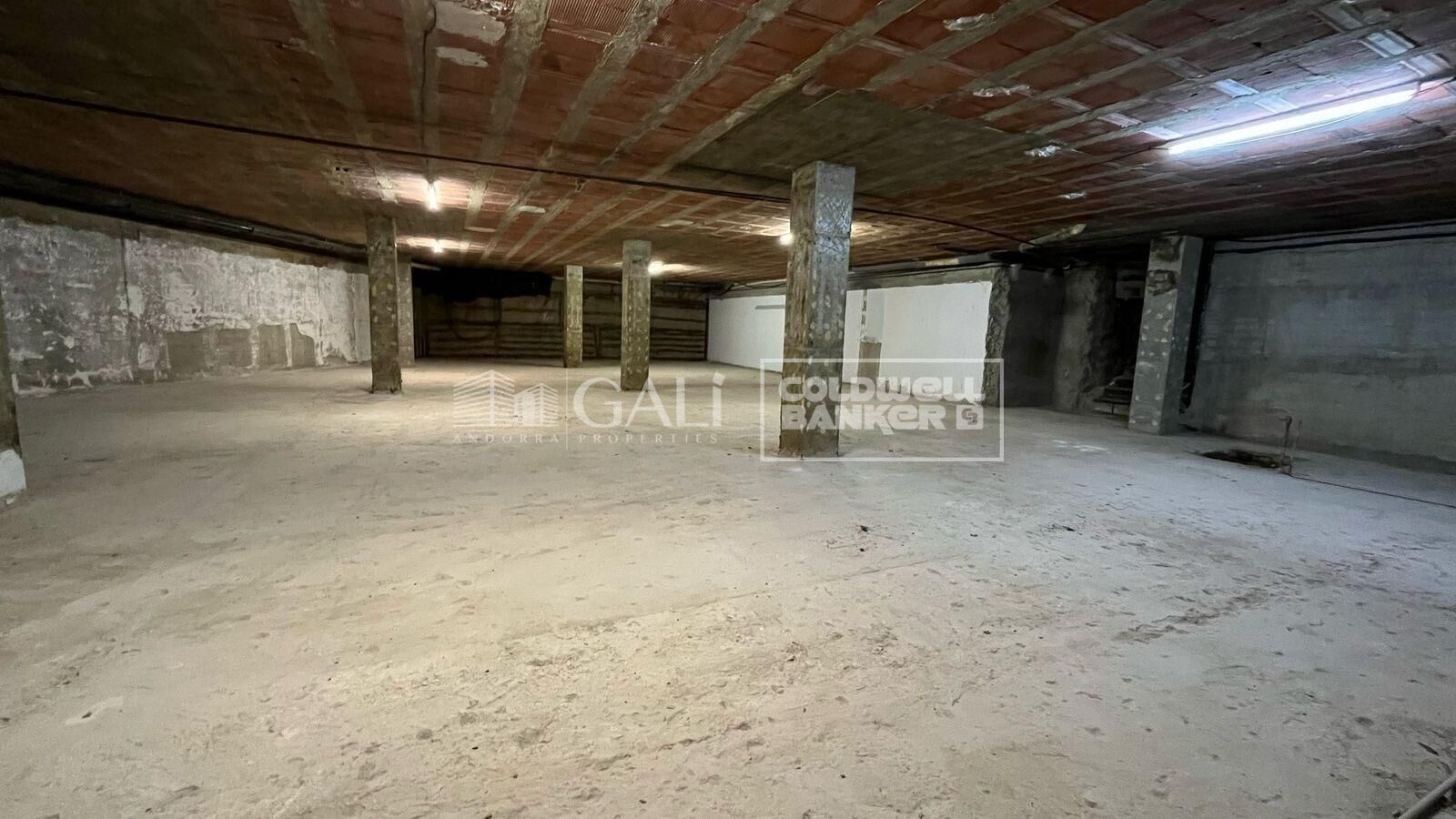 Propiedad comercial en Principado De Andorra (Ninguna Poblacion Tiene C.P.), Lérida, España 355 m2 No. 160496