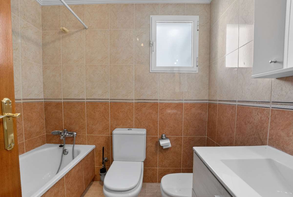 Appartamento a Torrevieja, Alicante, Spagna 3 camere da letto, 92 mq. N° 189474