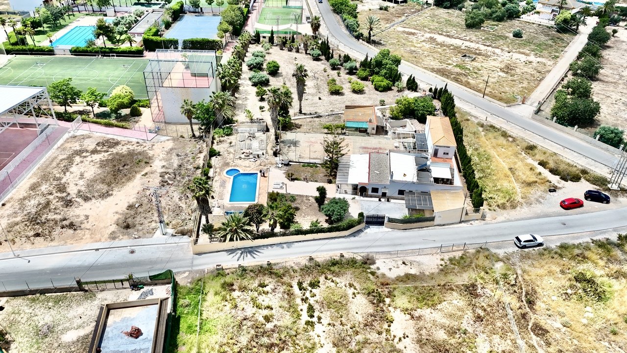 Finca in Los Montesinos, Alicante, Spain 6 bedrooms, 347 sq.m. No. 189473