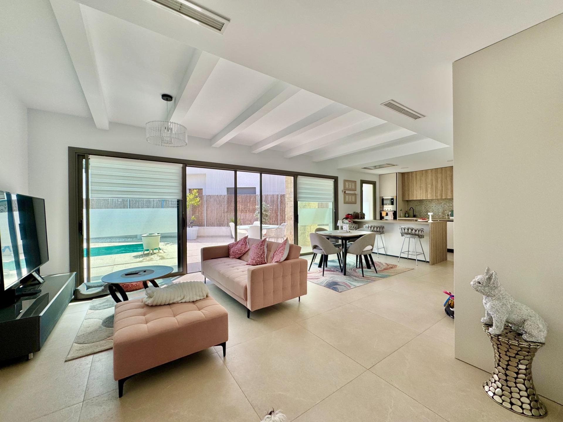 Villa en San Miguel de Salinas, Alicante, España 3 dormitorios, 90 m2 No. 189476