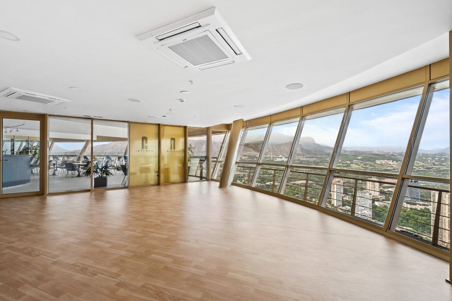 Wohnung in Benidorm, Alicante, Spanien 2 Schlafzimmer, 145 m2 Nr. 180051