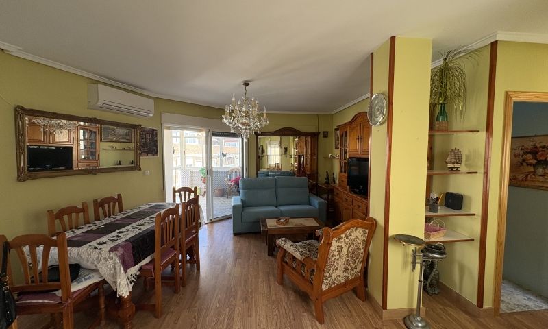 Apartamento en Torrevieja, Alicante, España 3 dormitorios, 88 m2 No. 149865