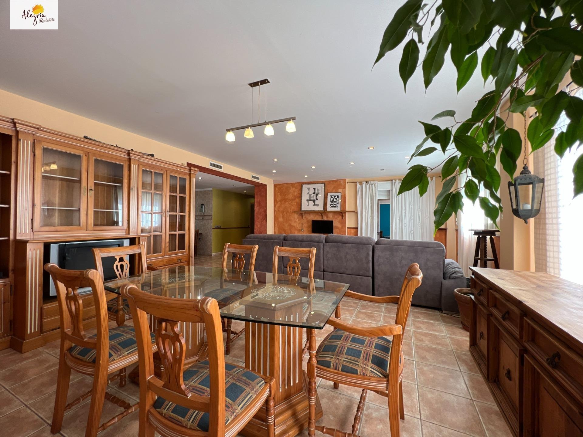 Dzīvoklis Godelleta, Valencia, Spānijā 170 m2 Nr. 168726