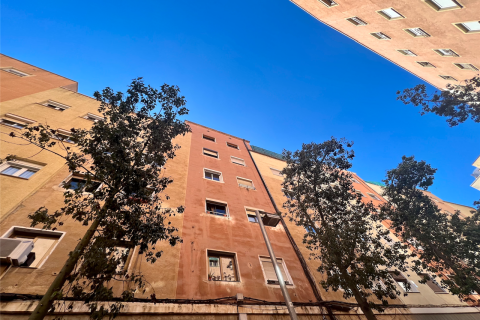 Apartment à Barcelona, Espagne 2 chambres, 61 m2 No. 191402