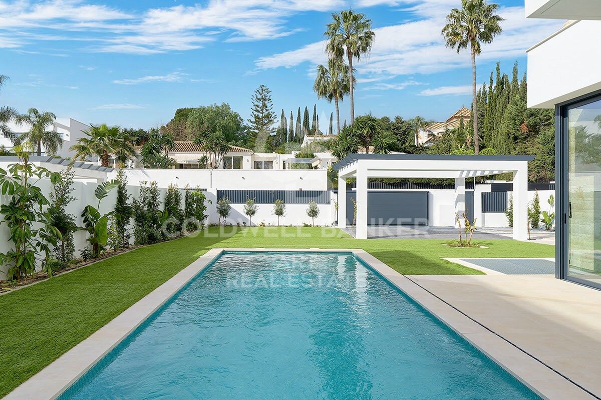 Villa Estepona, Malaga, Spānijā 6 istabas, 418 m2 Nr. 156671