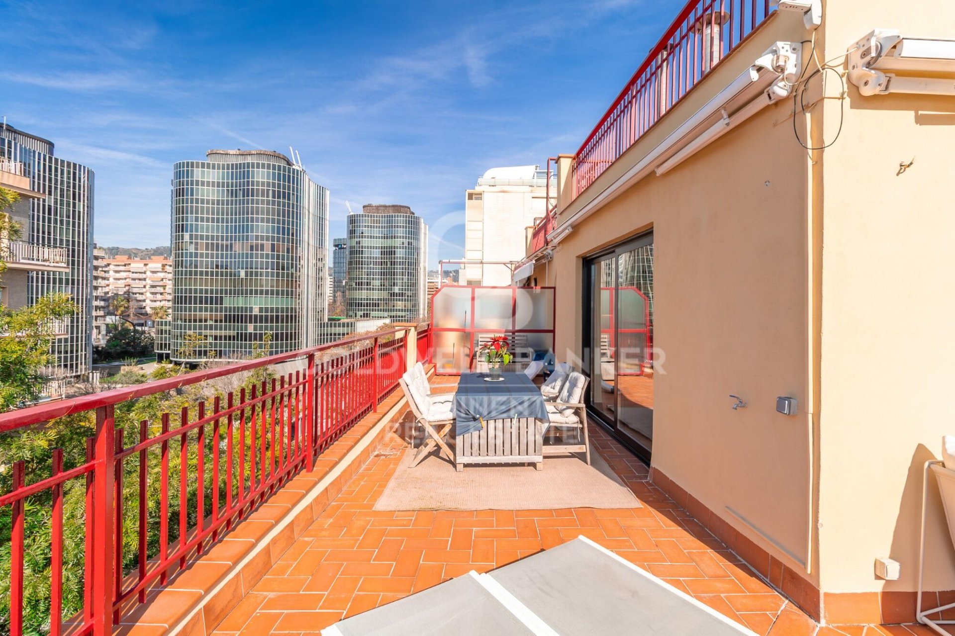 Penthouse w Barcelona, Hiszpania 3 sypialnie, 102 mkw. nr 156669