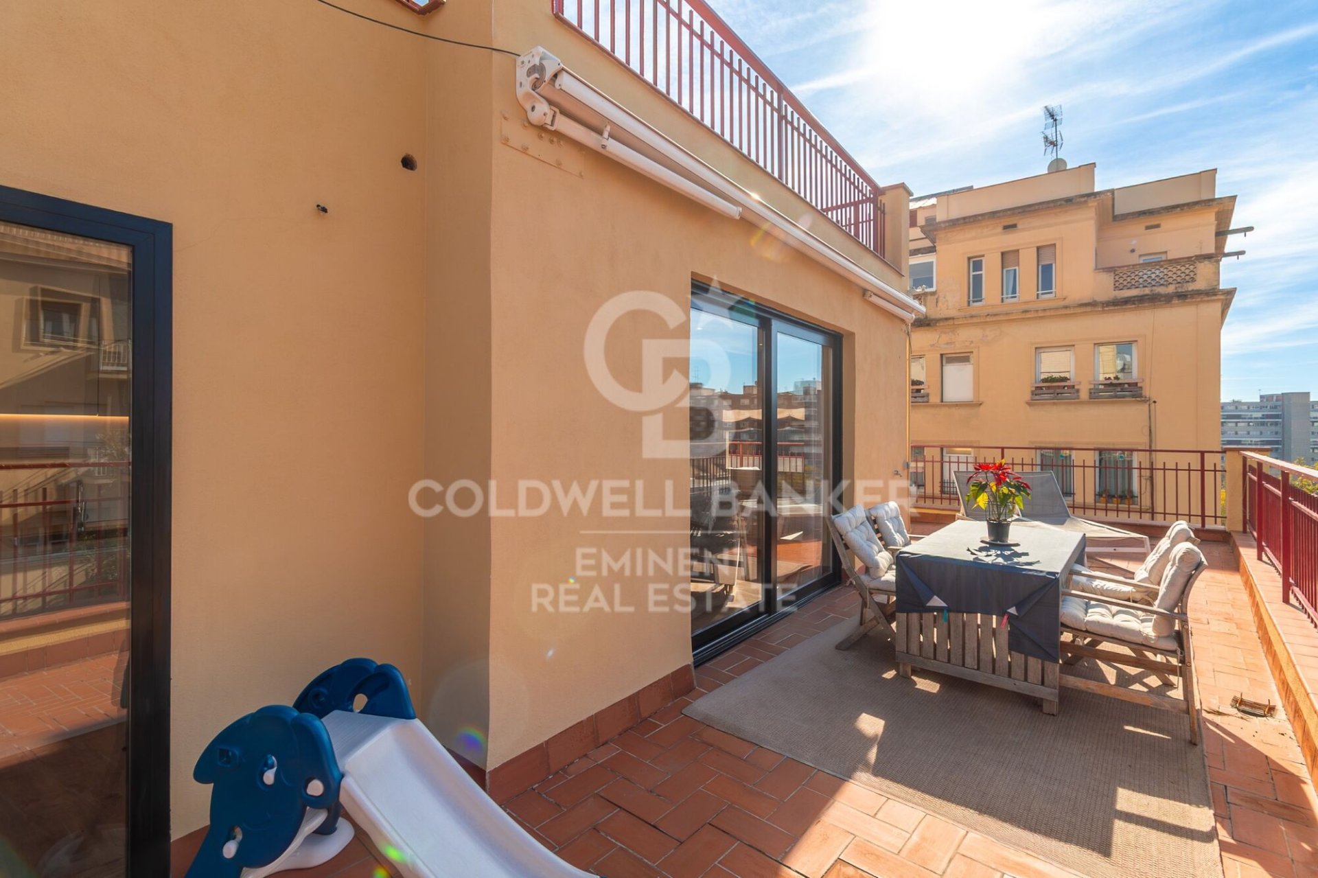 Penthouse w Barcelona, Hiszpania 3 sypialnie, 102 mkw. nr 156669
