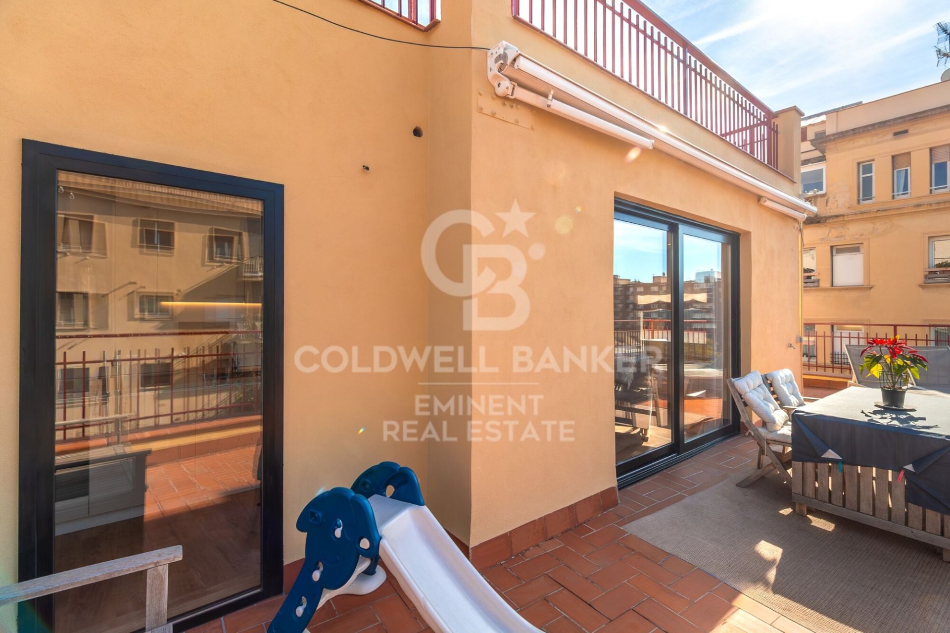 Penthouse w Barcelona, Hiszpania 3 sypialnie, 102 mkw. nr 156669