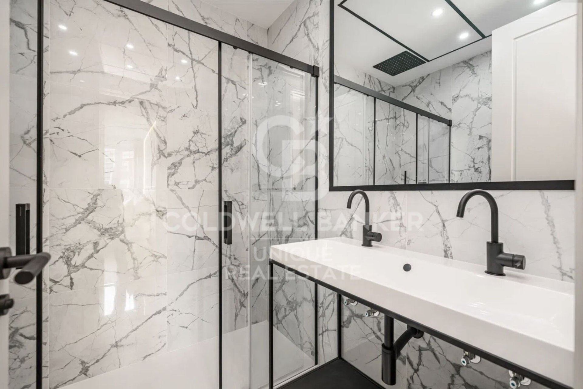 Apartamento en Madrid, España 3 dormitorios, 179 m2 No. 156673