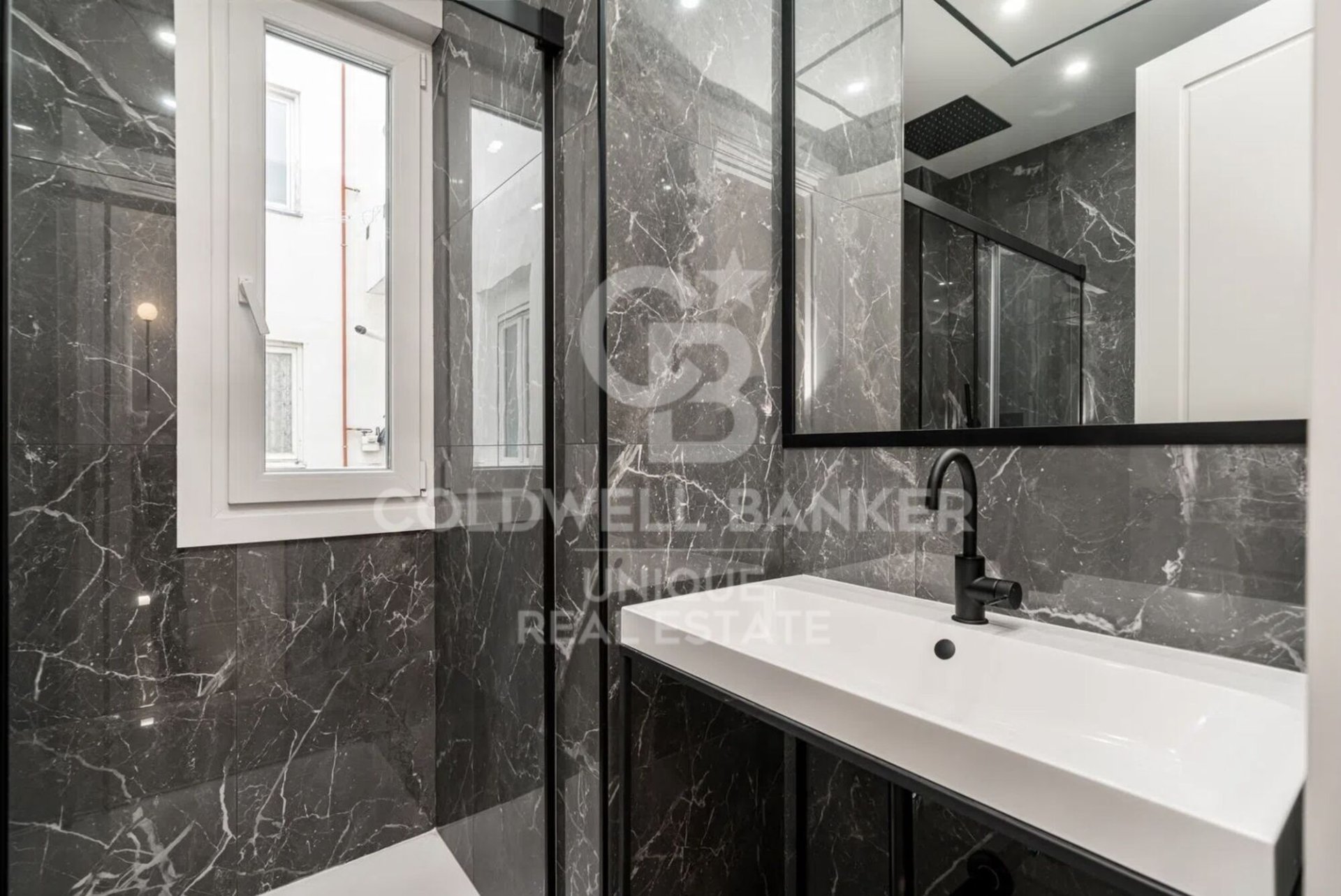 Apartamento en Madrid, España 3 dormitorios, 179 m2 No. 156673