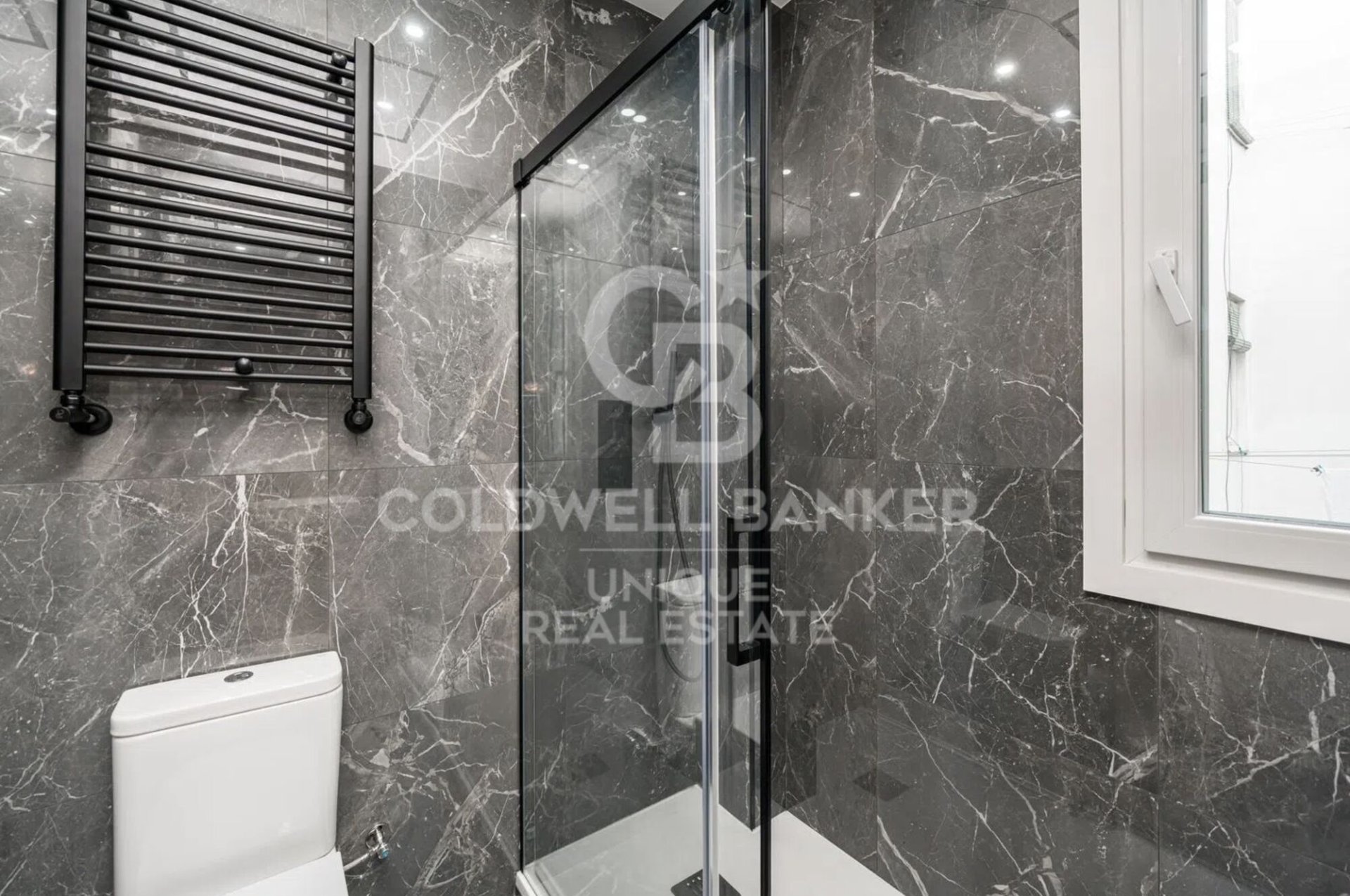 Apartamento en Madrid, España 3 dormitorios, 179 m2 No. 156673
