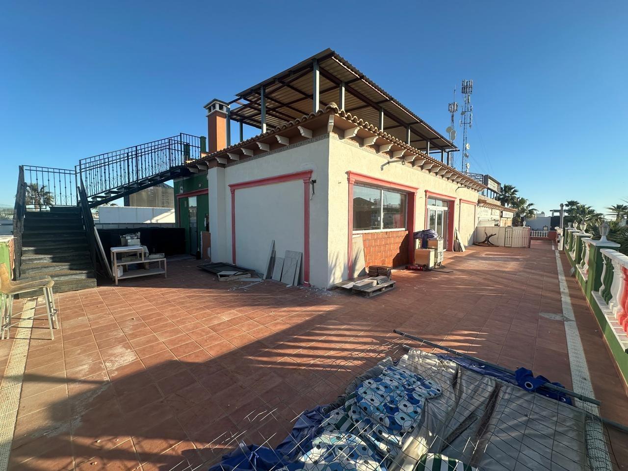 Liikekiinteistö La Zenia, Alicante, Espanja 400 m2 No. 151046