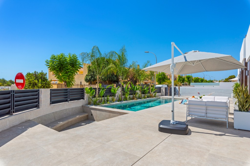 Villa in Alicante, Spanien 3 Schlafzimmer, 220 m2 Nr. 145400