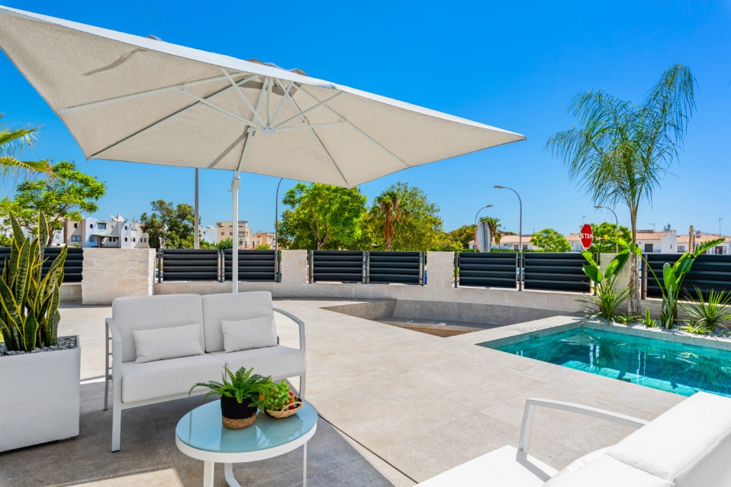 Villa in Alicante, Spanien 3 Schlafzimmer, 220 m2 Nr. 145400