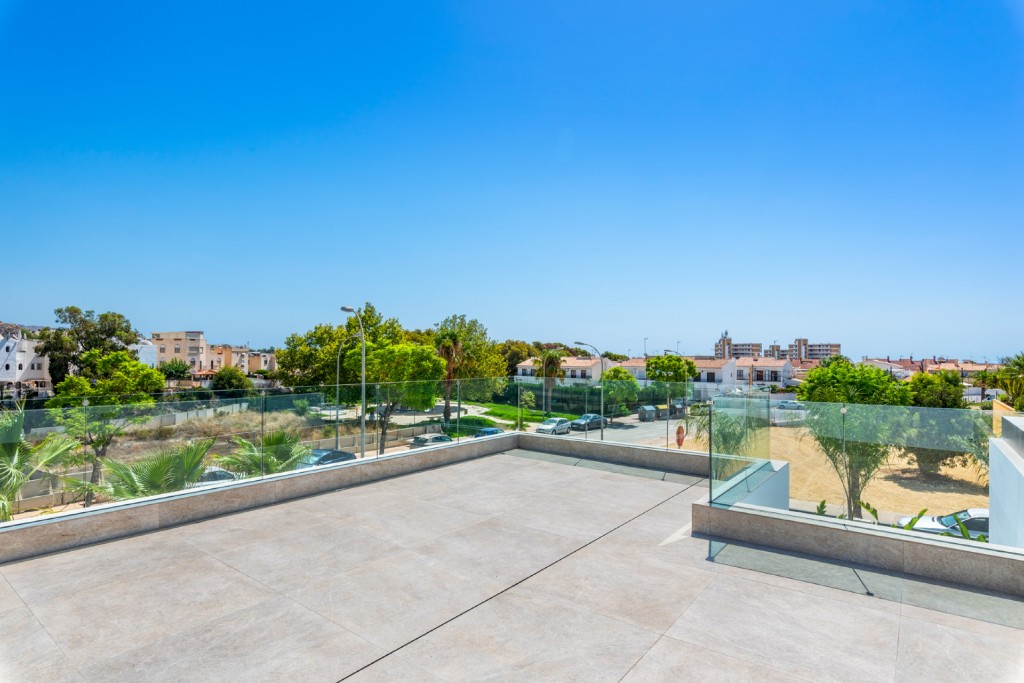Villa in Alicante, Spanien 3 Schlafzimmer, 220 m2 Nr. 145400