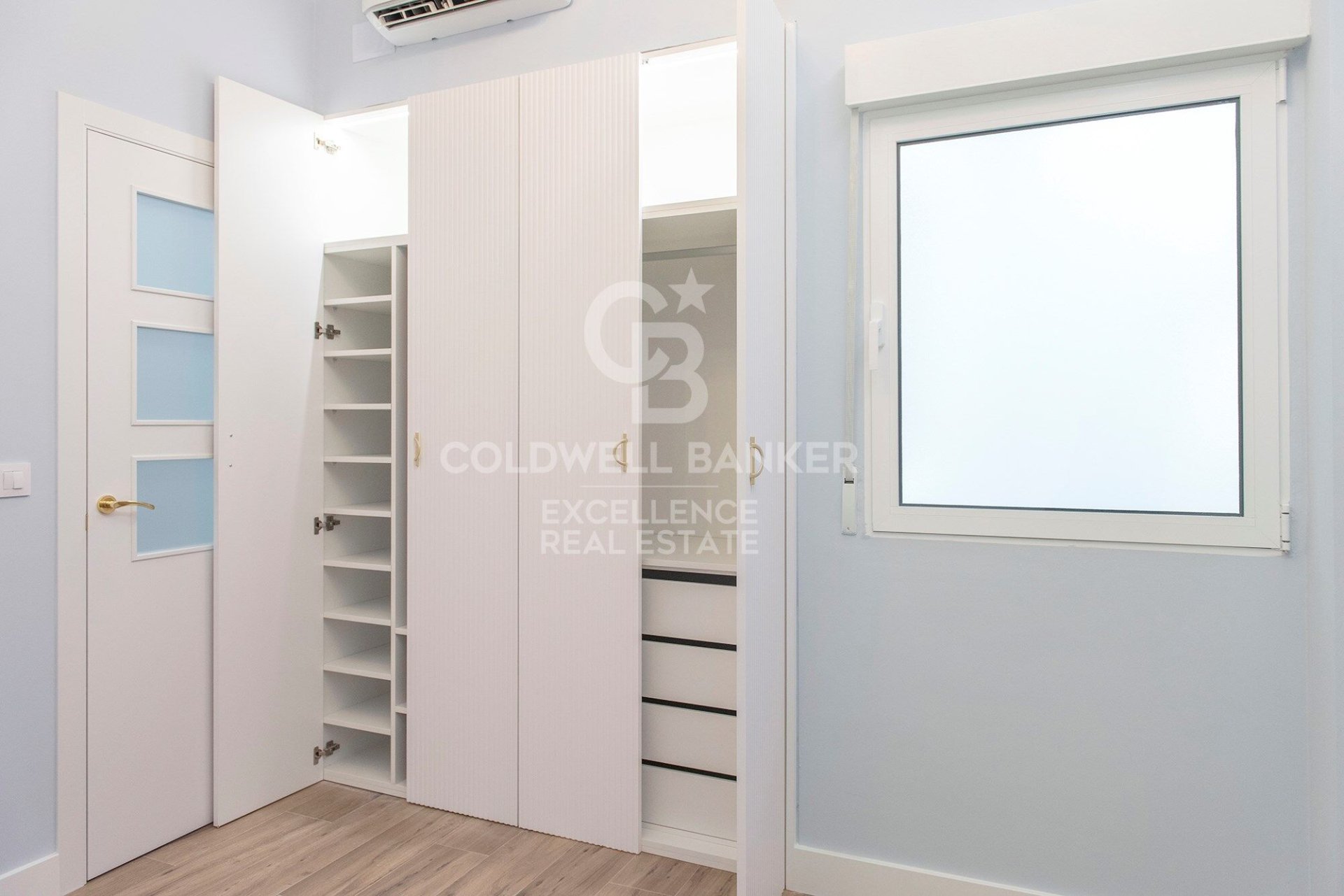 Apartment à Valencia, Espagne 3 chambres, 140 m2 No. 157796