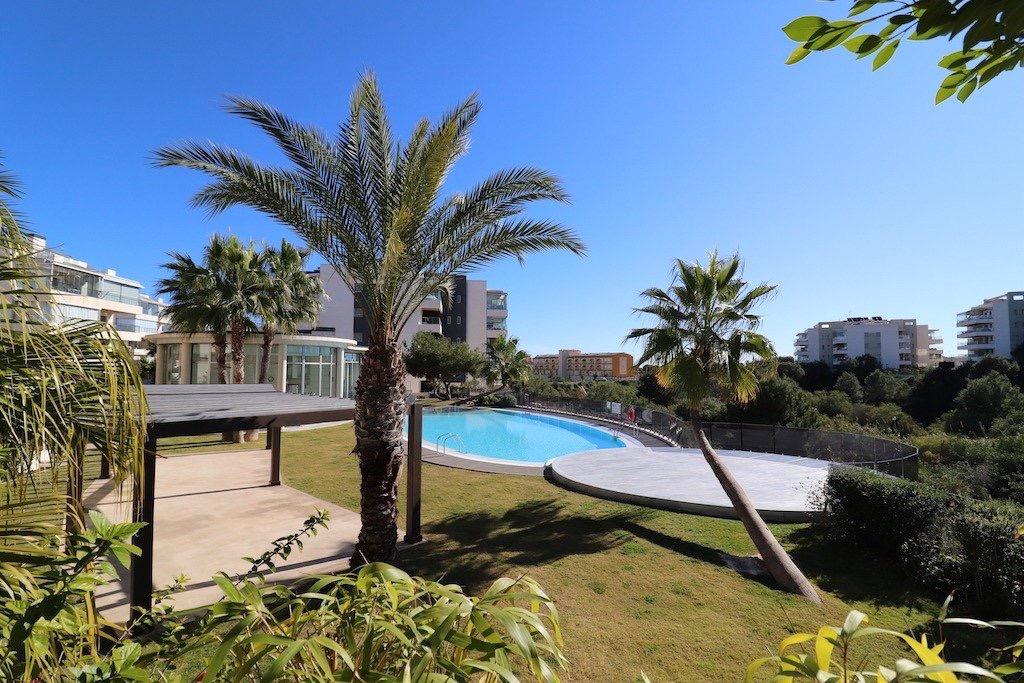 Apartment in Alicante, Spain 3 bedrooms, 105 sq.m. No. 190275