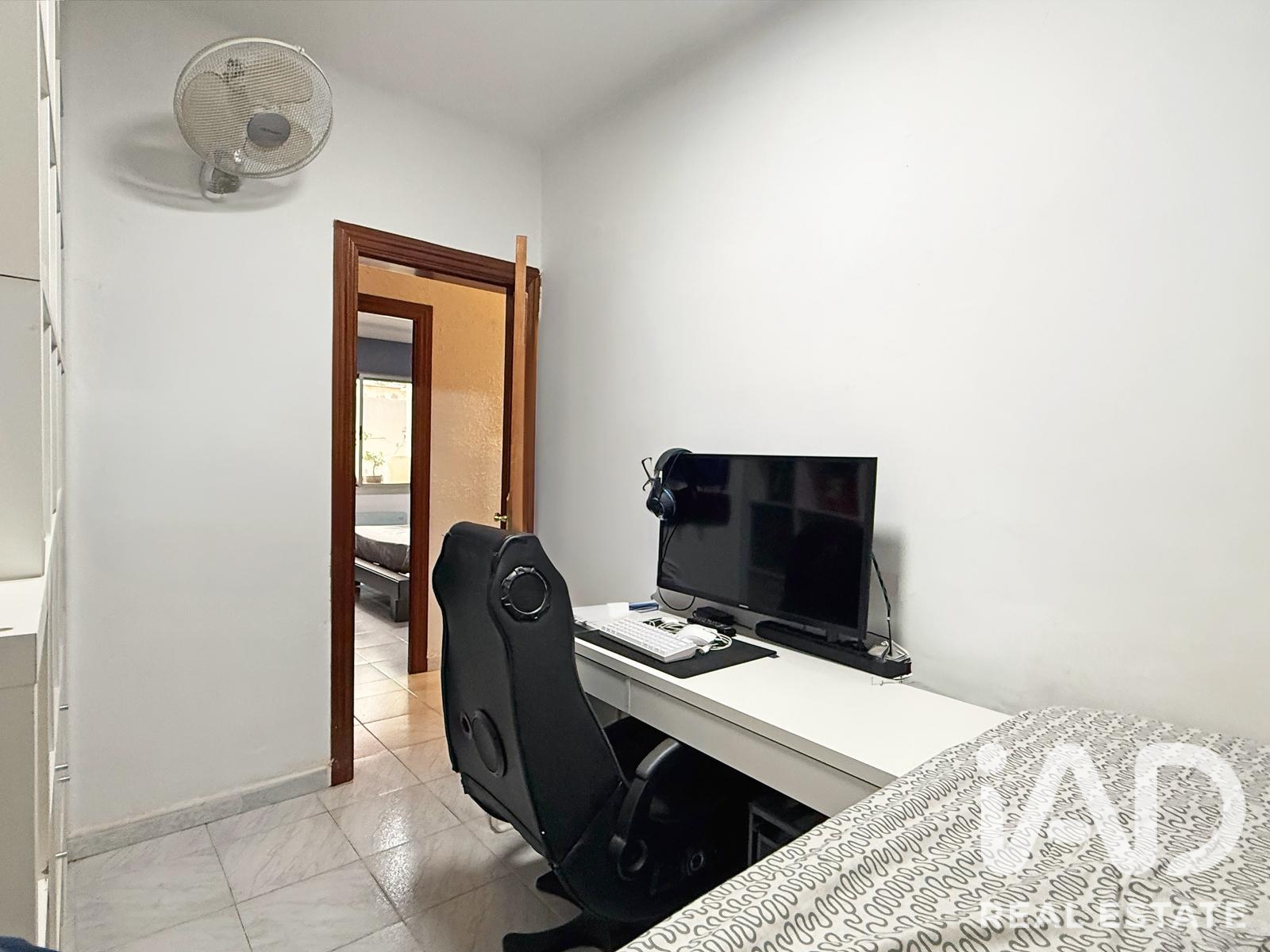 Apartamento en Mollet del Vallès, Barcelona, España 4 dormitorios, 71.79 m2 No. 195817
