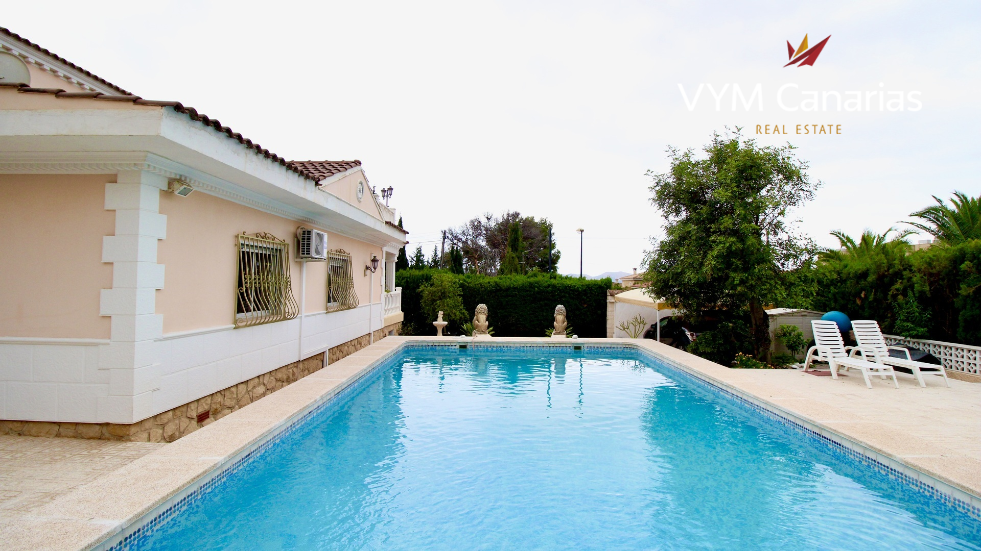 Villa in La Nucia, Alicante, Spain 5 bedrooms, 350 sq.m. No. 191675