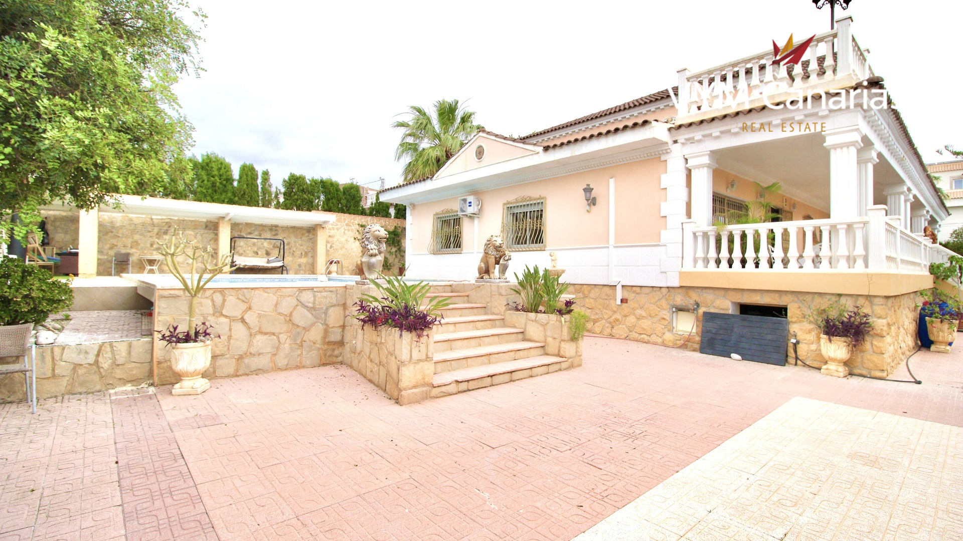 Villa in La Nucia, Alicante, Spain 5 bedrooms, 350 sq.m. No. 191675