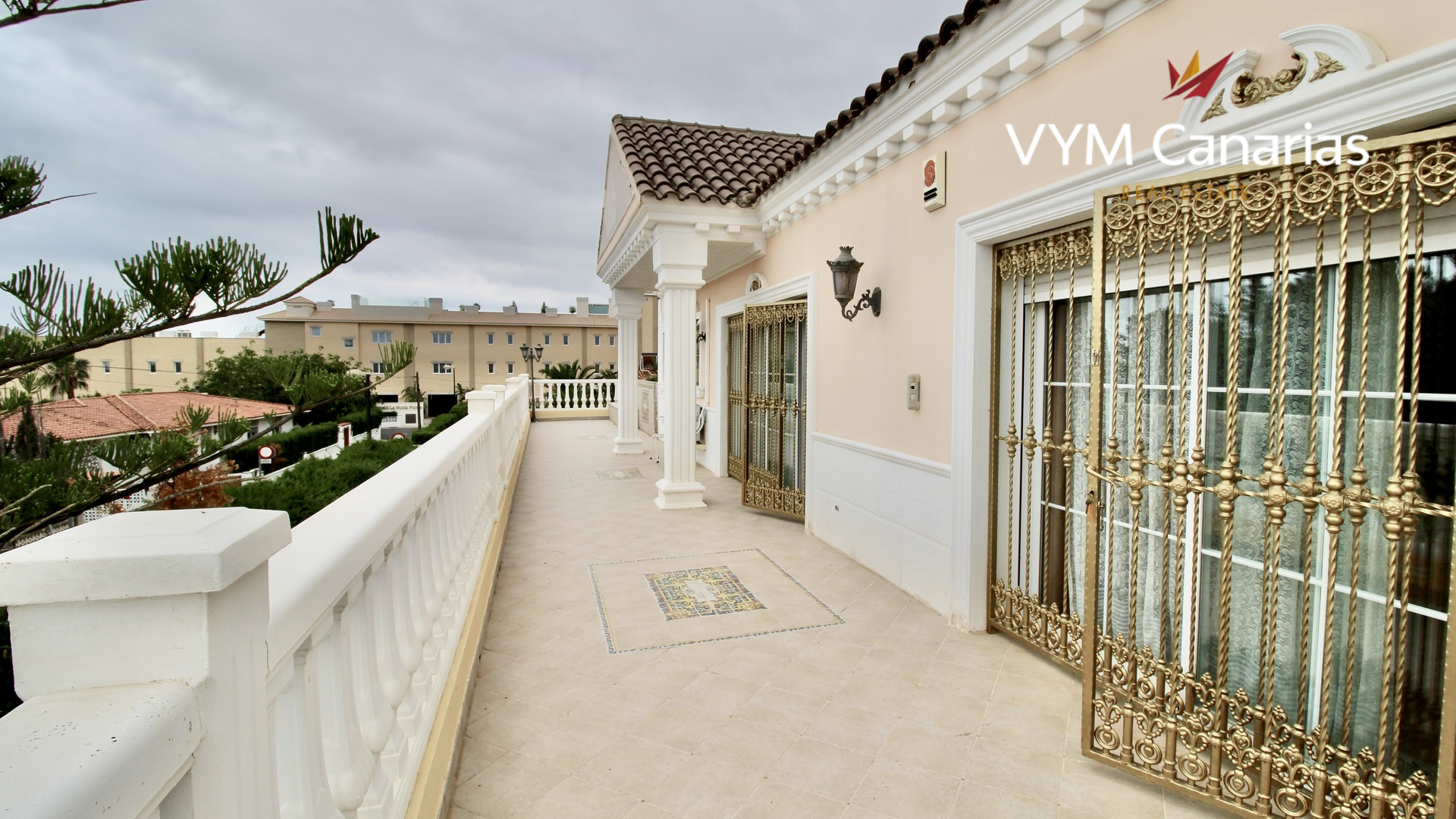 Villa in La Nucia, Alicante, Spain 5 bedrooms, 350 sq.m. No. 191675