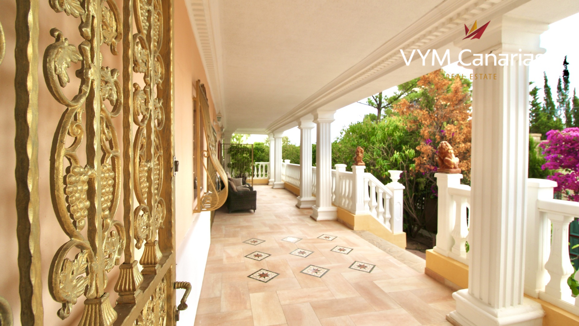 Villa in La Nucia, Alicante, Spain 5 bedrooms, 350 sq.m. No. 191675