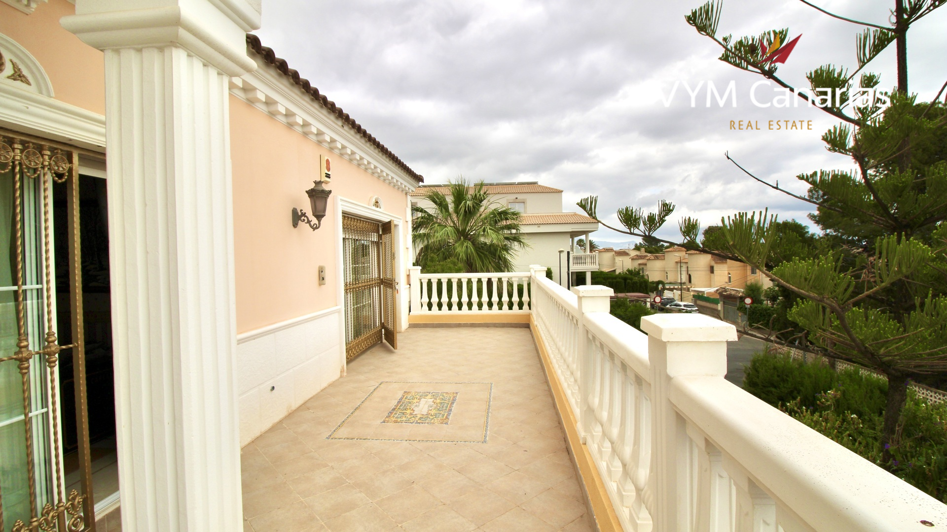 Villa in La Nucia, Alicante, Spain 5 bedrooms, 350 sq.m. No. 191675