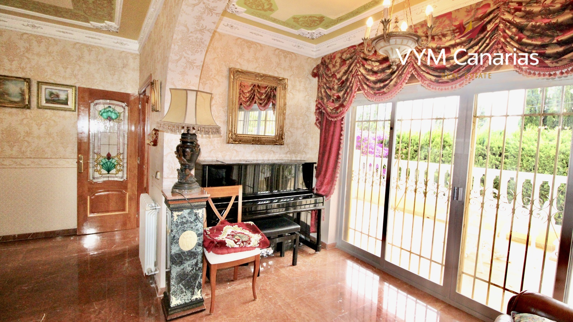 Villa in La Nucia, Alicante, Spain 5 bedrooms, 350 sq.m. No. 191675