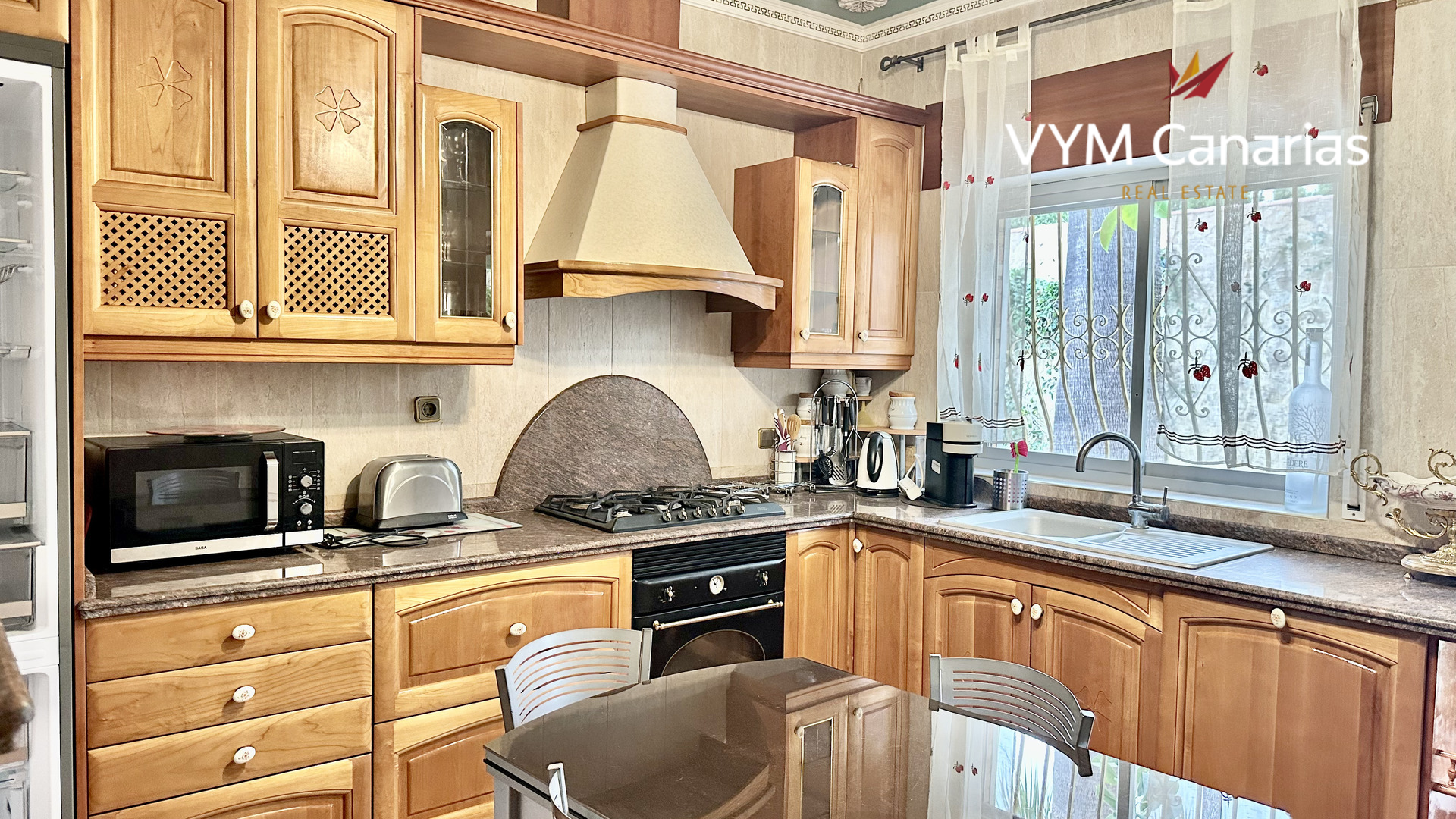 Villa in La Nucia, Alicante, Spain 5 bedrooms, 350 sq.m. No. 191675