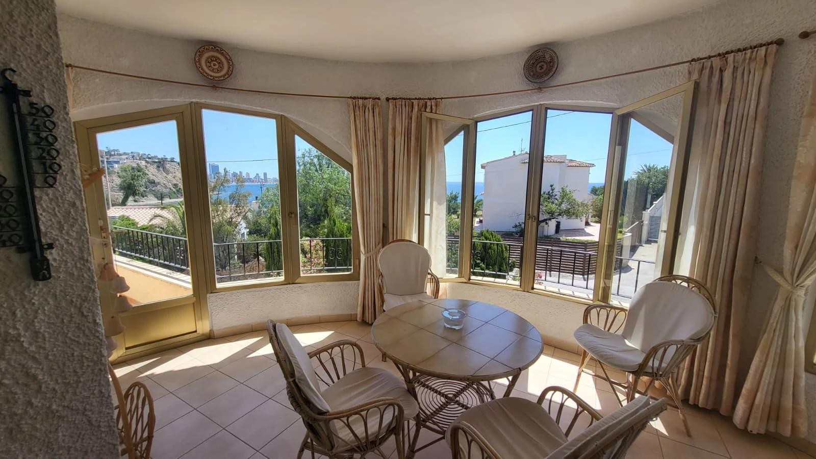 Villa à Calpe, Alicante, Espagne 6 chambres, 229 m2 No. 181160