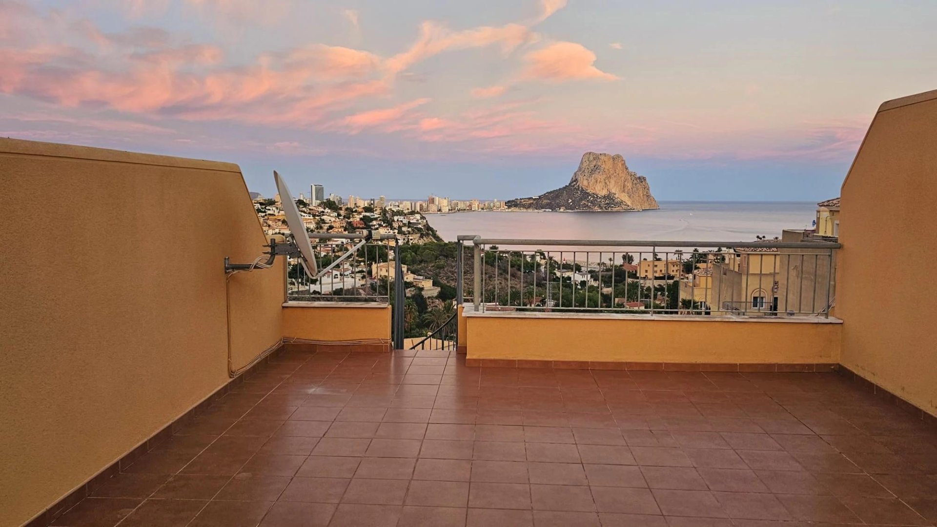 Villa in Calpe, Alicante, Spain 3 bedrooms,  No. 181158
