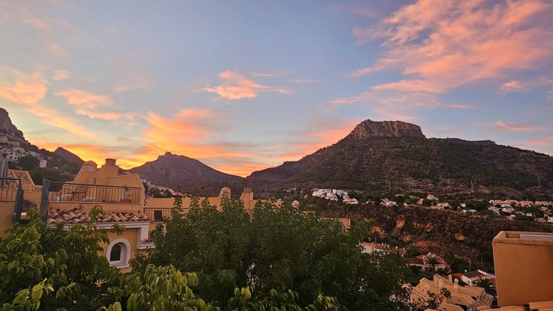 Villa in Calpe, Alicante, Spain 3 bedrooms,  No. 181158