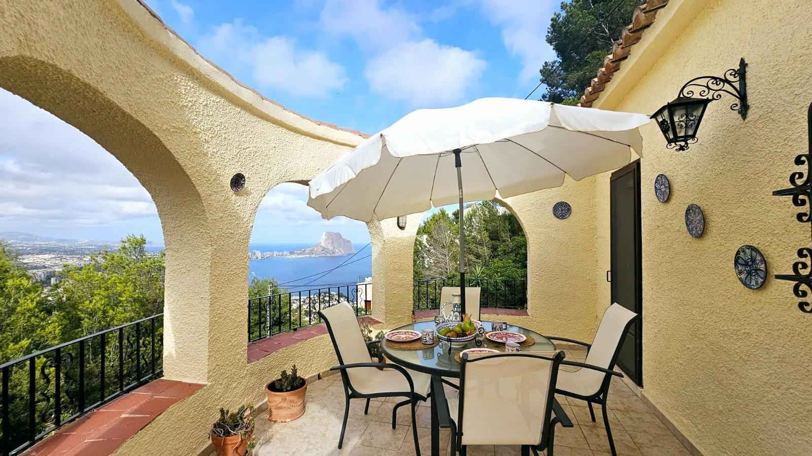 Villa i Calpe, Alicante, Spanien 3 sovrum, 163 kvm. Nr. 181159