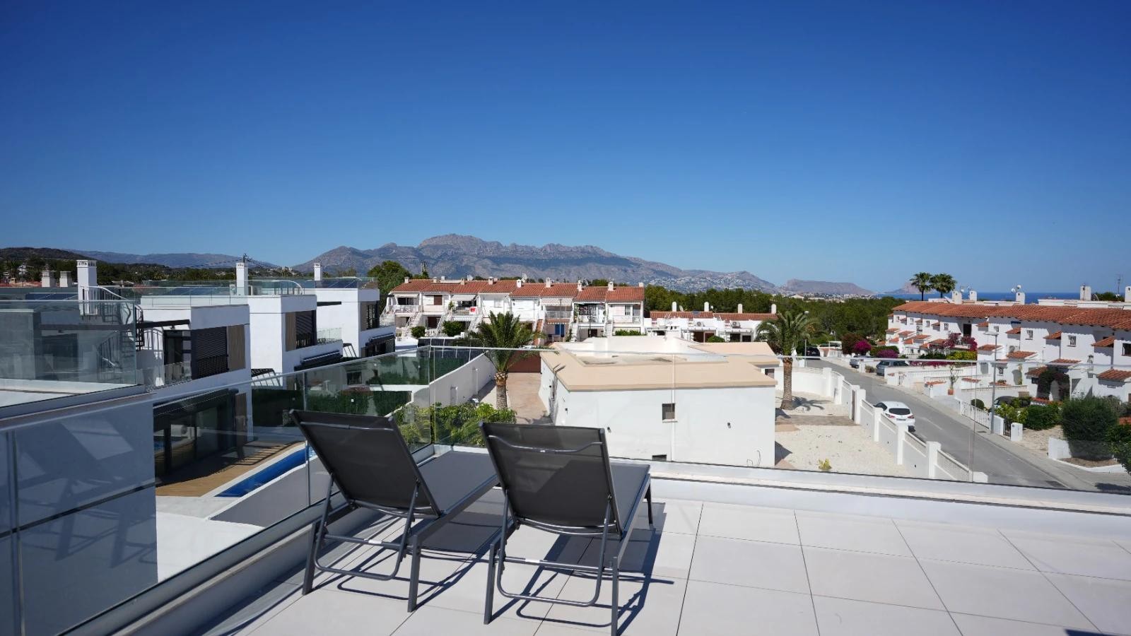 Villa i La Nucia, Alicante, Spanien 3 sovrum, 105 kvm. Nr. 181157