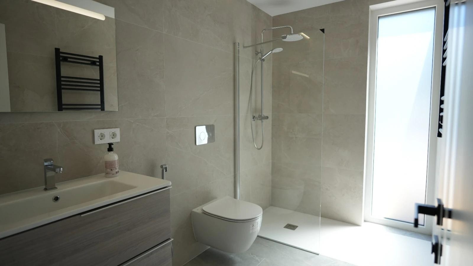 Villa i La Nucia, Alicante, Spanien 3 sovrum, 105 kvm. Nr. 181157