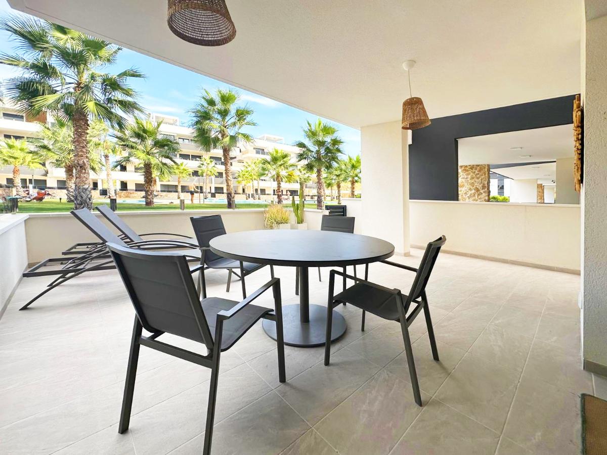 Apartment in Torrevieja, Alicante, Spain 2 bedrooms, 86 sq.m. No. 149180