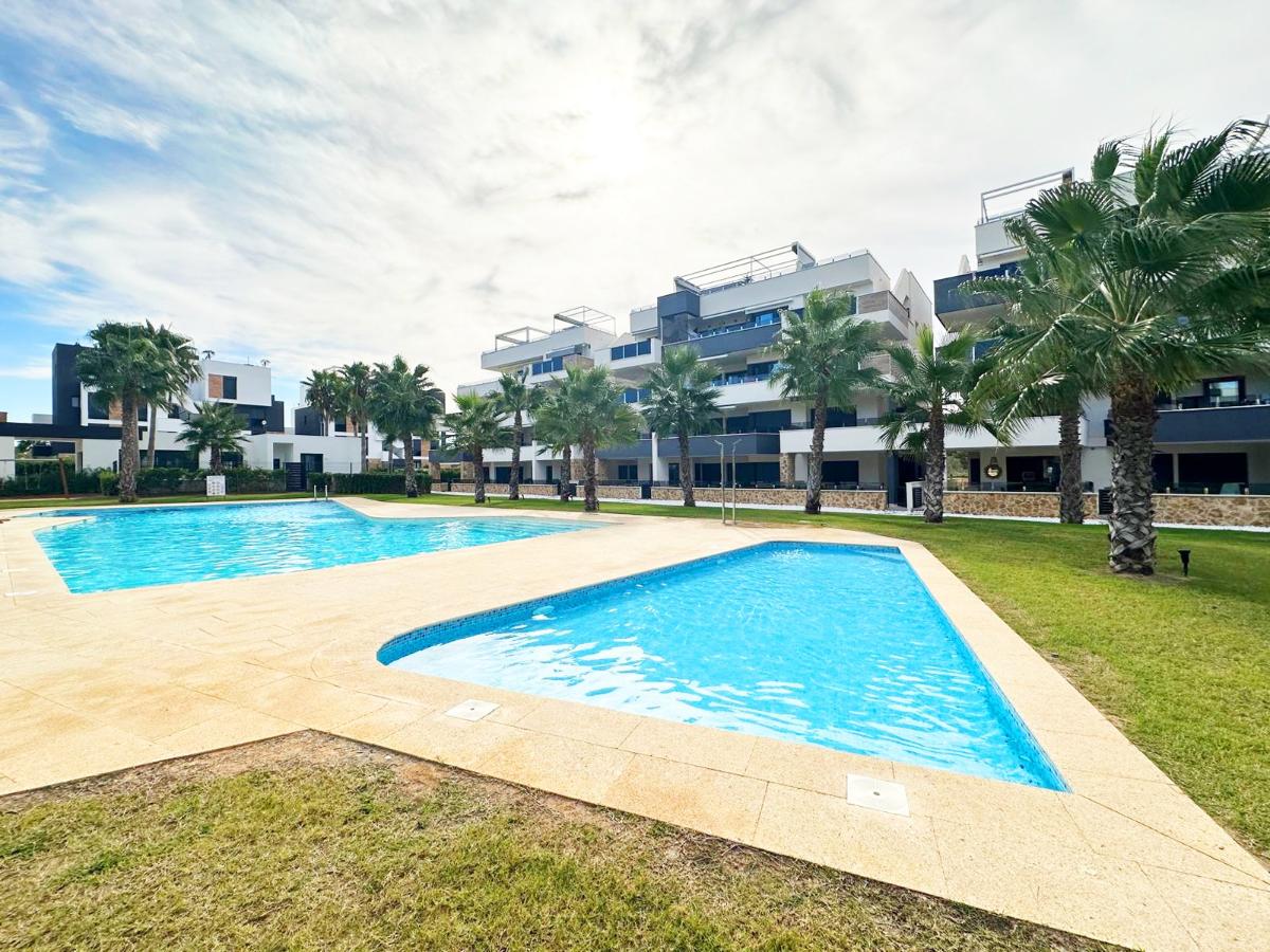 Apartment in Torrevieja, Alicante, Spain 2 bedrooms, 86 sq.m. No. 149180