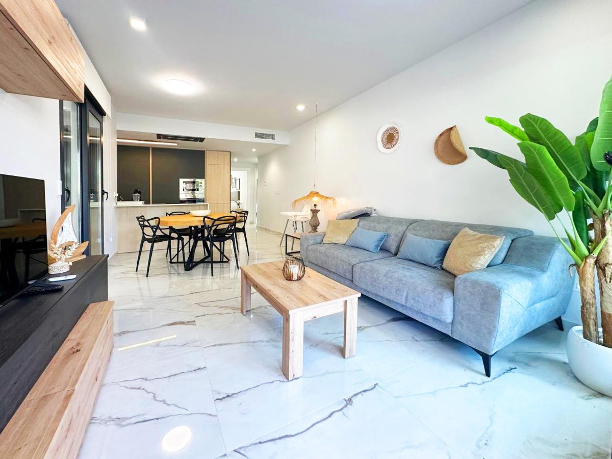 Apartment in Torrevieja, Alicante, Spain 2 bedrooms, 86 sq.m. No. 149180