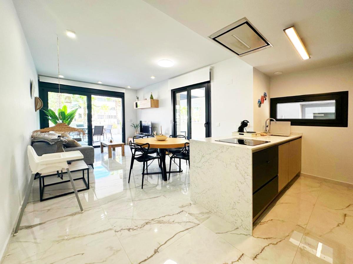 Apartment in Torrevieja, Alicante, Spain 2 bedrooms, 86 sq.m. No. 149180