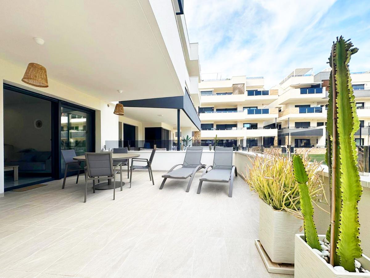 Apartment in Torrevieja, Alicante, Spain 2 bedrooms, 86 sq.m. No. 149180