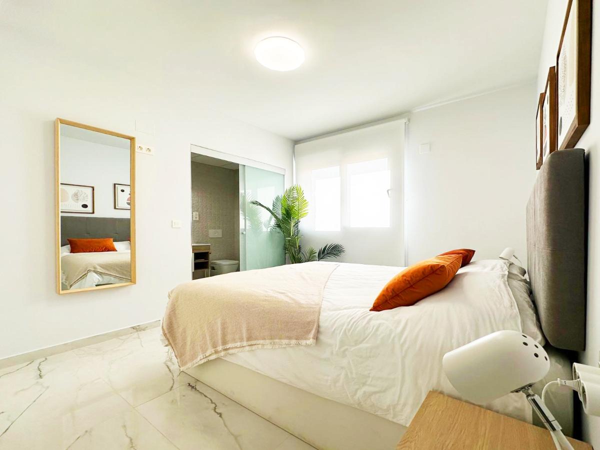 Apartment in Torrevieja, Alicante, Spain 2 bedrooms, 86 sq.m. No. 149180