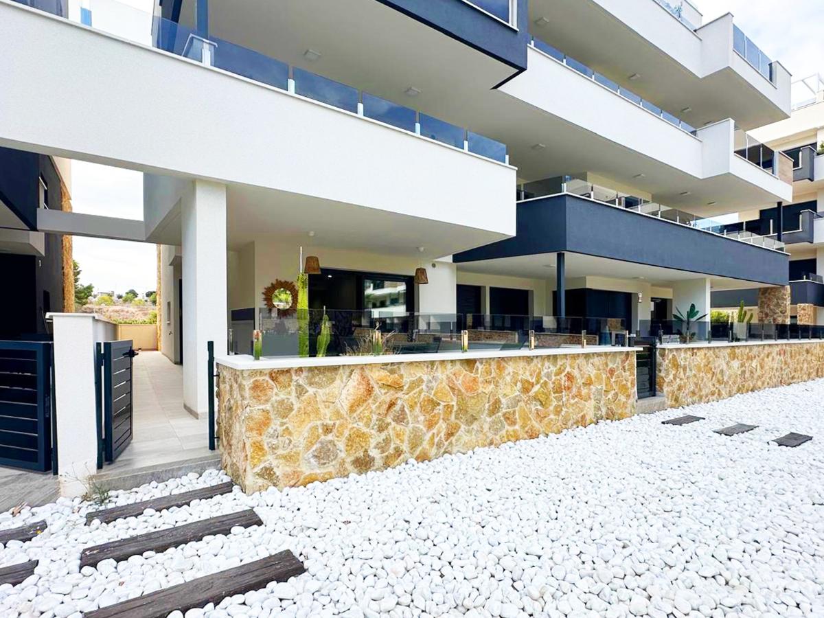 Apartment in Torrevieja, Alicante, Spain 2 bedrooms, 86 sq.m. No. 149180
