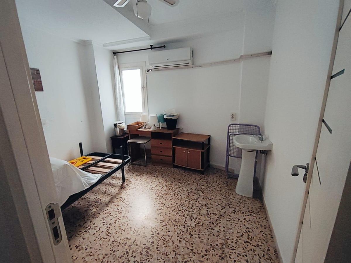 Hotel in Guardamar del Segura, Alicante, Spain 14 bedrooms, 395 sq.m. No. 149181