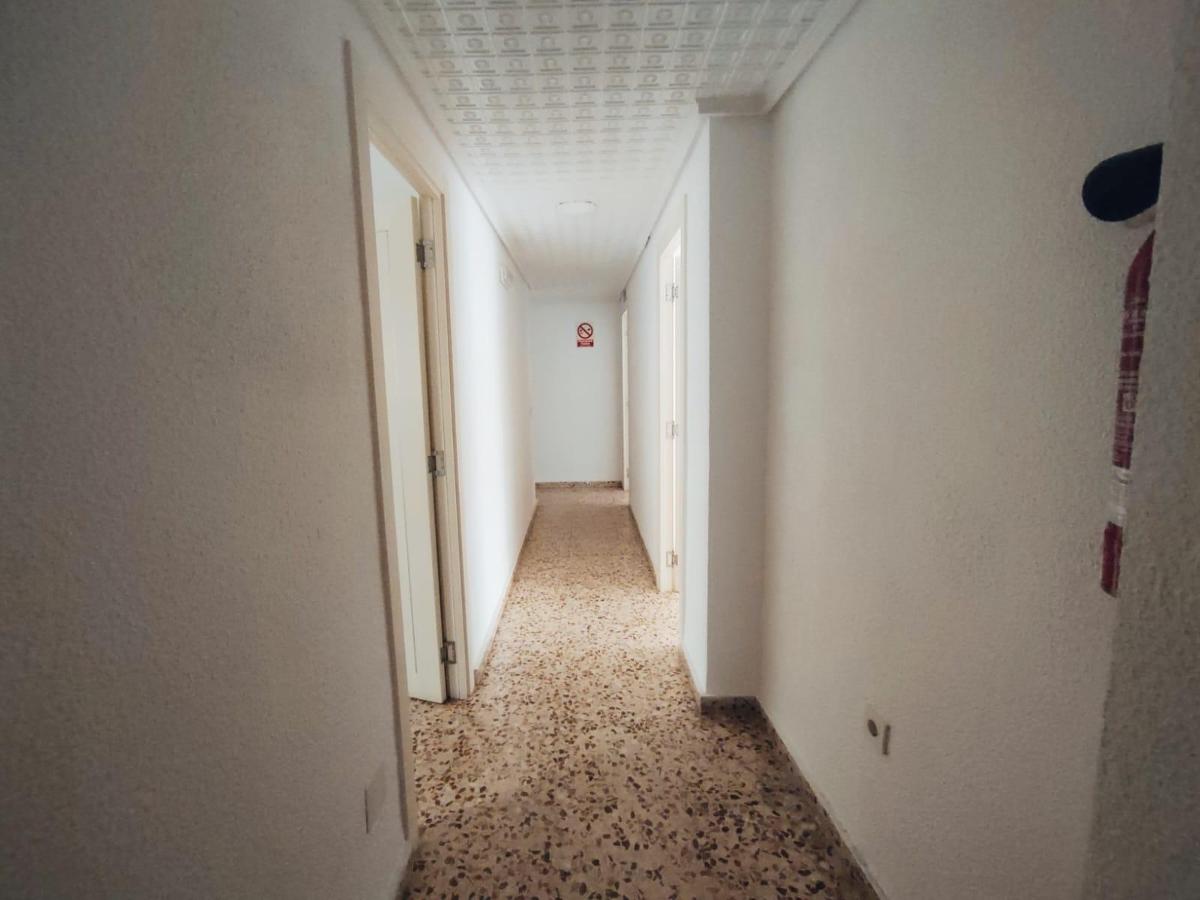 Hotel in Guardamar del Segura, Alicante, Spain 14 bedrooms, 395 sq.m. No. 149181