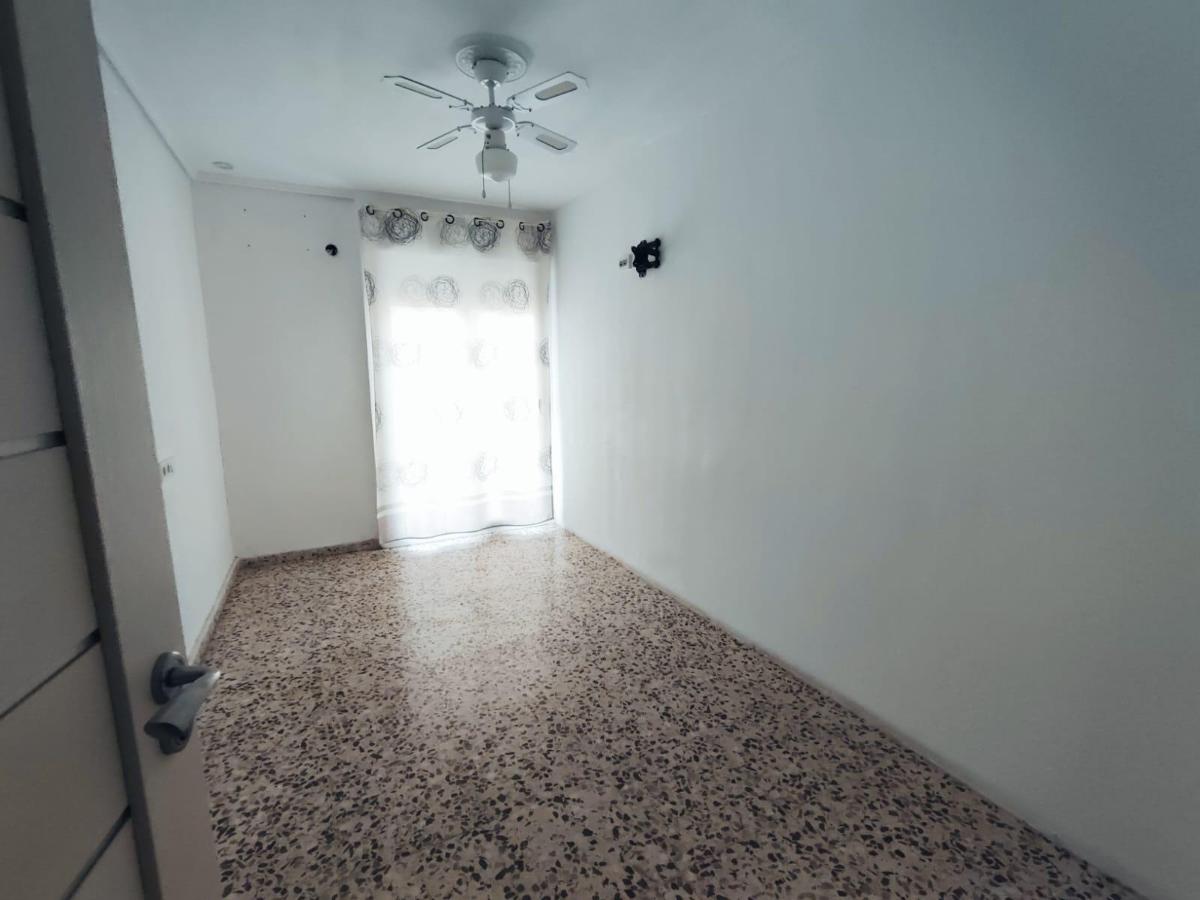 Hotel in Guardamar del Segura, Alicante, Spain 14 bedrooms, 395 sq.m. No. 149181