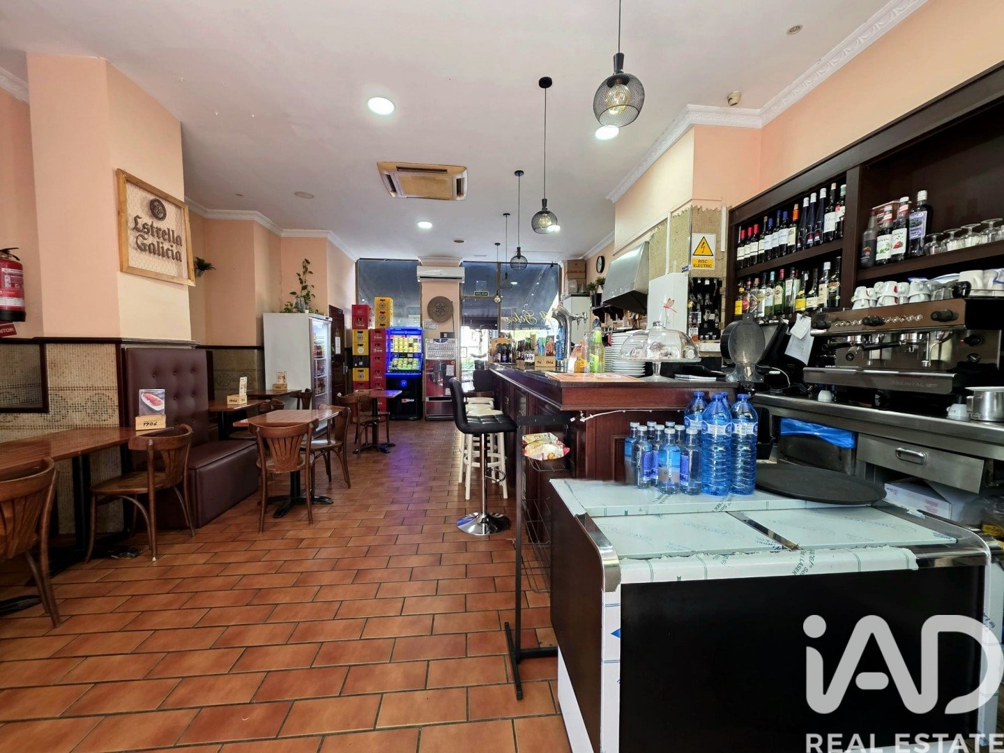 Commercial property in Barcelona, Spain 67 sq.m. No. 173401