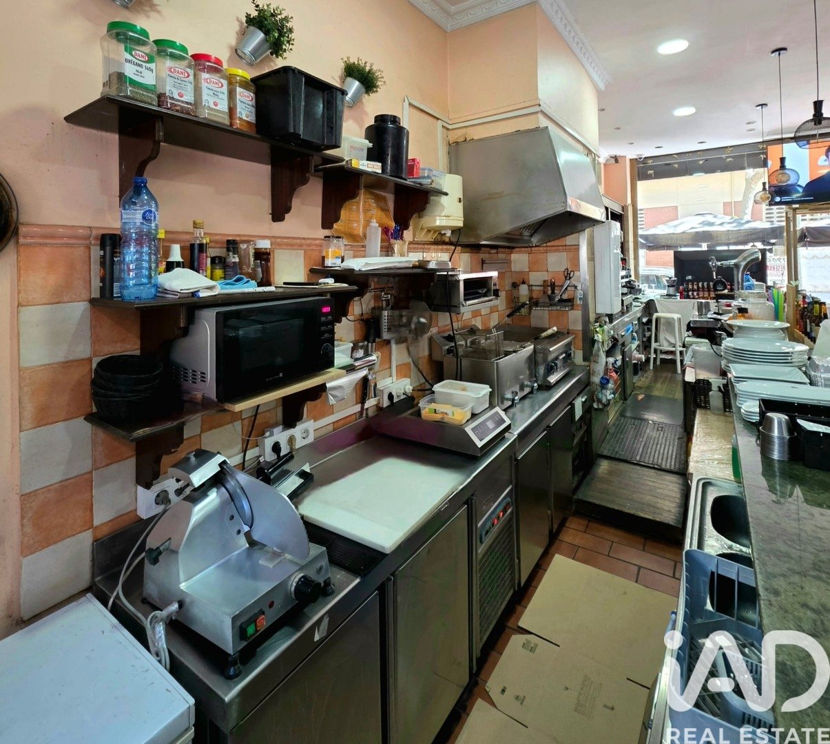 Commercial property in Barcelona, Spain 67 sq.m. No. 173401
