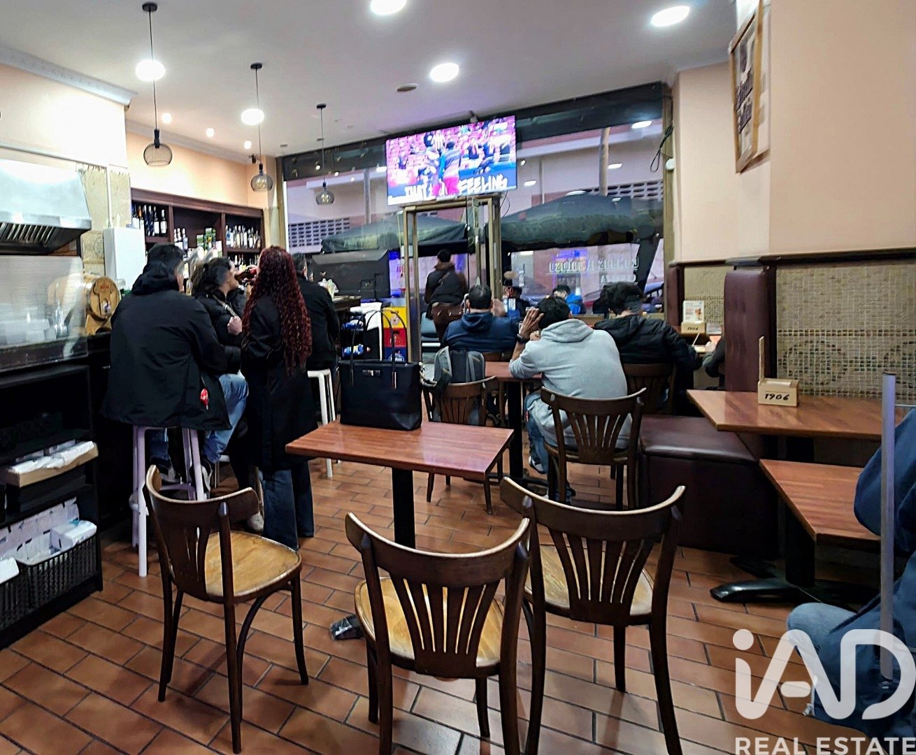 Commercial property in Barcelona, Spain 67 sq.m. No. 173401