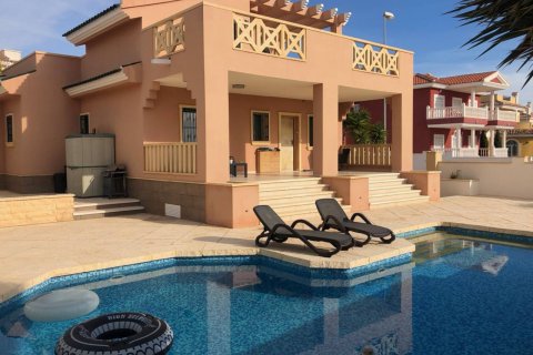 Huvila Ciudad Quesada, Alicante, Espanja 4 makuuhuonetta, 190 m2 No. 79071